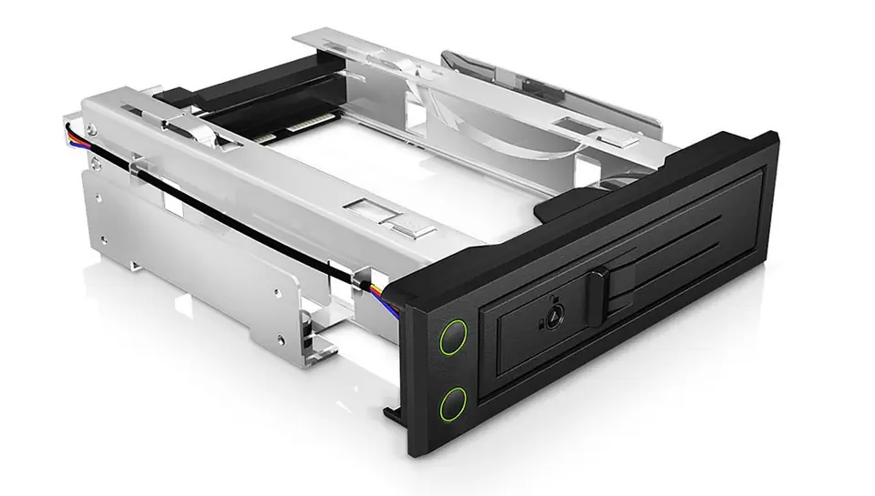 IB-166SSK-B 3,5" HDD SATA/SAS at Wasserman.eu