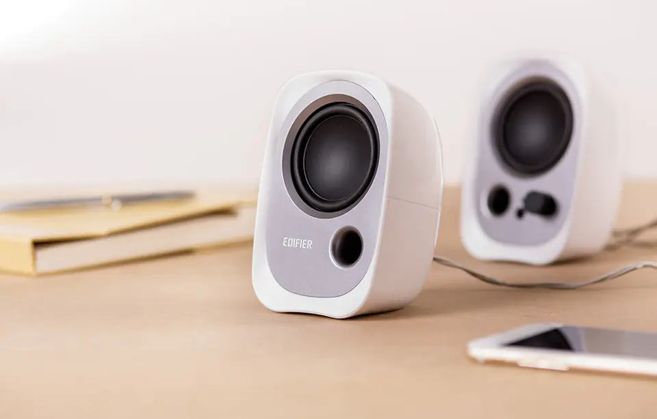 ⁨2.0 Edifier R12U Speakers (white)⁩ at Wasserman.eu