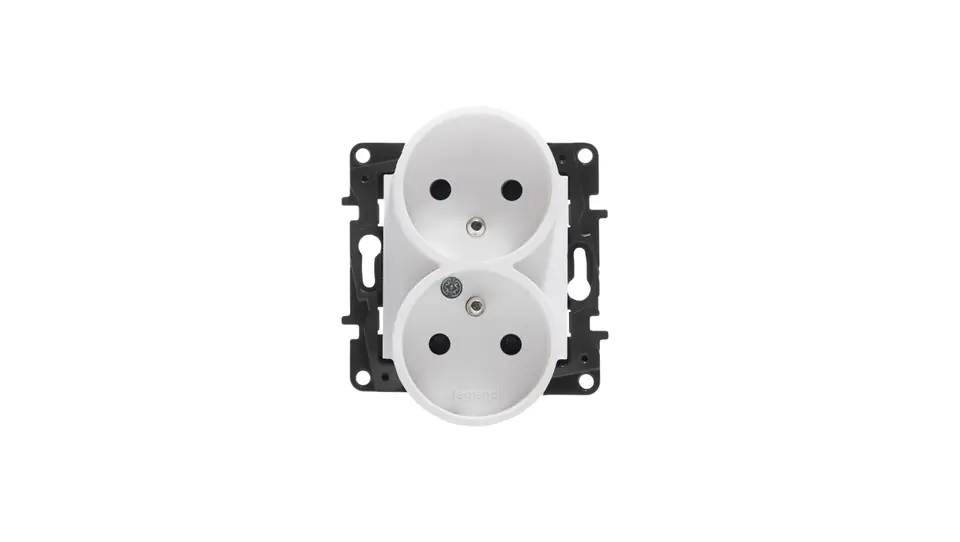 ⁨Niloe Step Dual 2x2P+Z power socket for multiple frames, screw terminals, contact shutter white 863134⁩ at Wasserman.eu