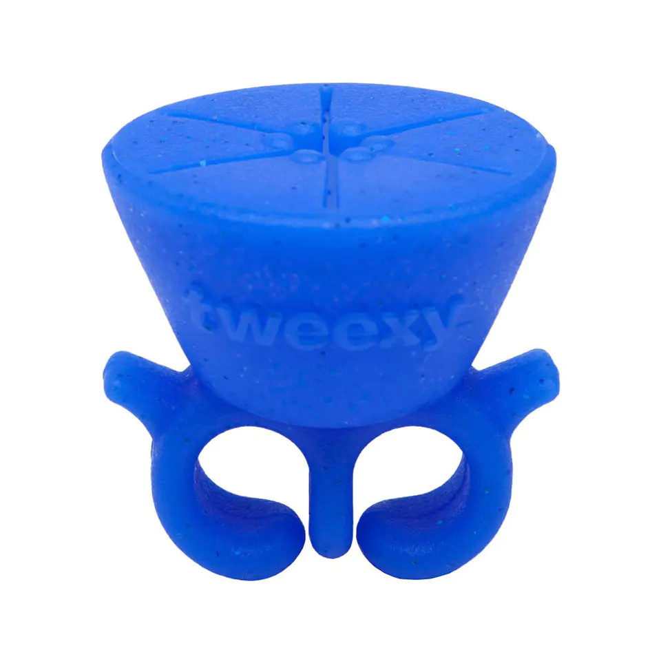 ⁨Tweexy blue nail polish ring⁩ at Wasserman.eu