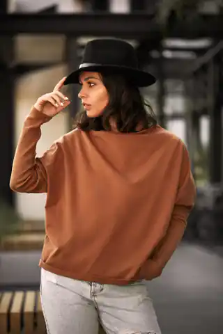 ⁨B094 Sweatshirt with neckline at the back - camel (Colour kamel, Size 2XL/3XL)⁩ at Wasserman.eu