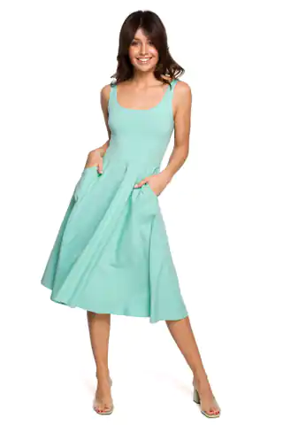 ⁨B218 Sukienka rozkloszowana na cienkich ramiączkach - miętowa (kolor Miętowy, rozmiar M)⁩ w sklepie Wasserman.eu