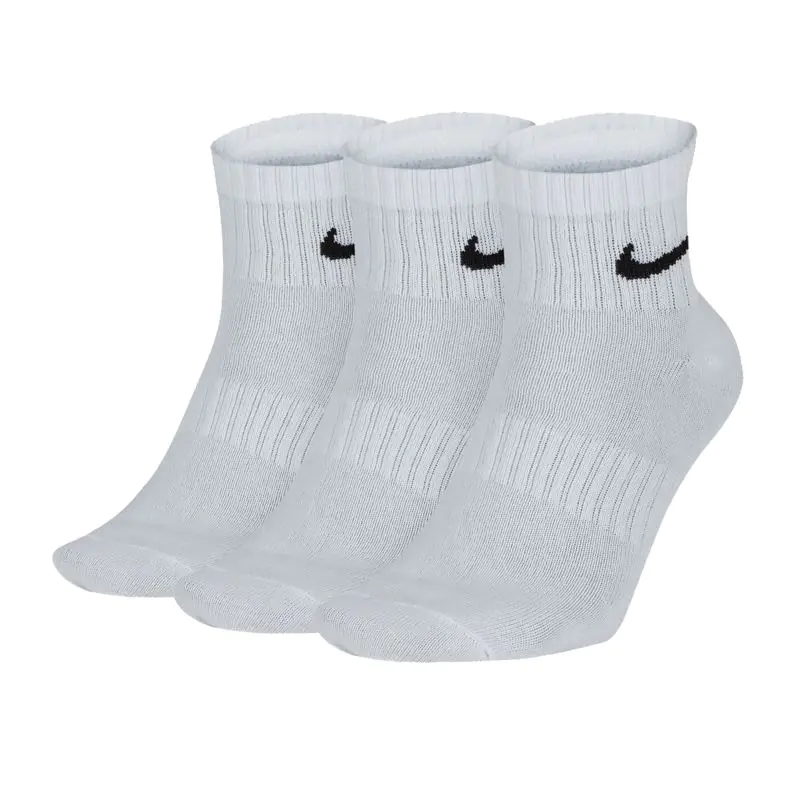 ⁨Skarpety Nike Everyday Lightweight Ankle 3Pak M SX7677 (kolor Biały, rozmiar 34 - 38)⁩ w sklepie Wasserman.eu