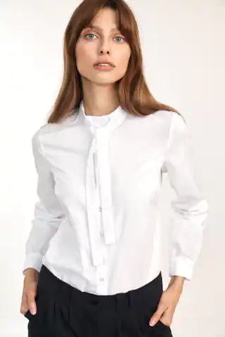 ⁨Biała koszula z wiązaniem pod szyją - K62 (kolor biały, rozmiar 42)⁩ w sklepie Wasserman.eu
