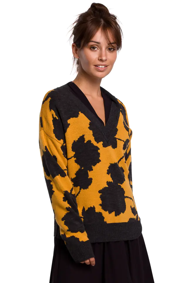 ⁨BK056 Sweter w kwiaty - model 3 (kolor model3, rozmiar L/XL)⁩ w sklepie Wasserman.eu