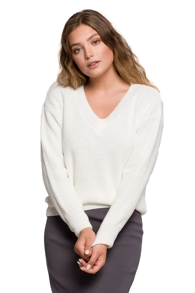 ⁨BK075 Sweter z dekoltem w serek - ecru (kolor ecru, rozmiar L/XL)⁩ w sklepie Wasserman.eu