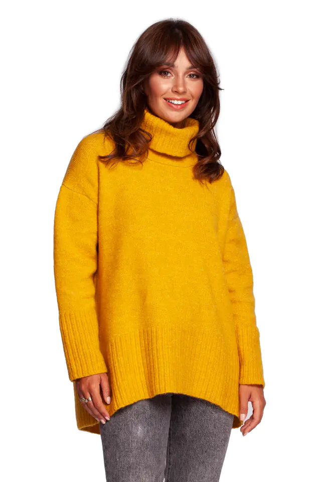 ⁨BK086 Sweater with turtleneck and slit at the back - honey (Yellow, Size L/XL)⁩ at Wasserman.eu