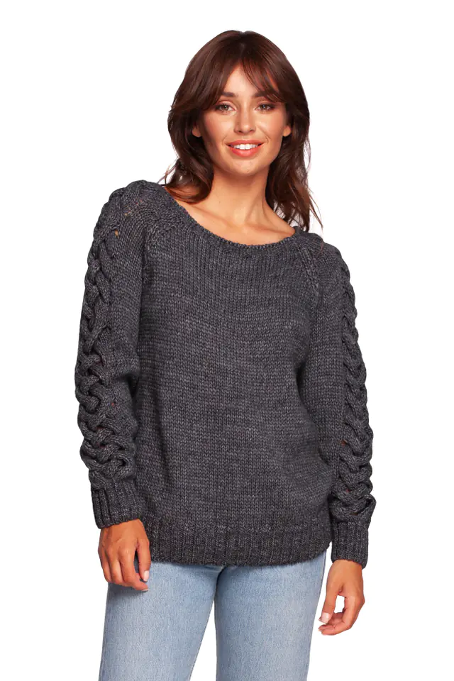 ⁨BK090 Sweter z szerokim dekoltem i warkoczem na rękawach - szary (kolor Grey, rozmiar L/XL)⁩ w sklepie Wasserman.eu
