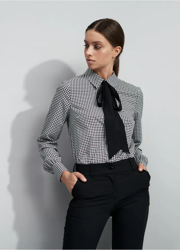 ⁨Blouse with a diamond bow - B145⁩ at Wasserman.eu