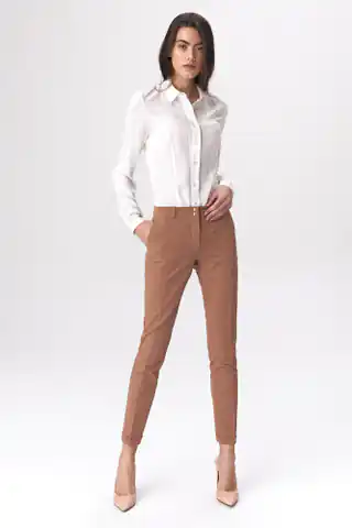 ⁨Karmelowe spodnie zapinane na napy - SD37 (kolor karmel, rozmiar 34)⁩ w sklepie Wasserman.eu
