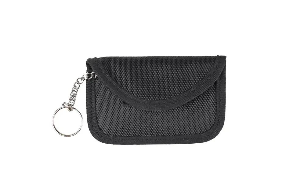 Etui pokrowiec na kluczyk rfid amio-02638 w sklepie Wasserman.eu
