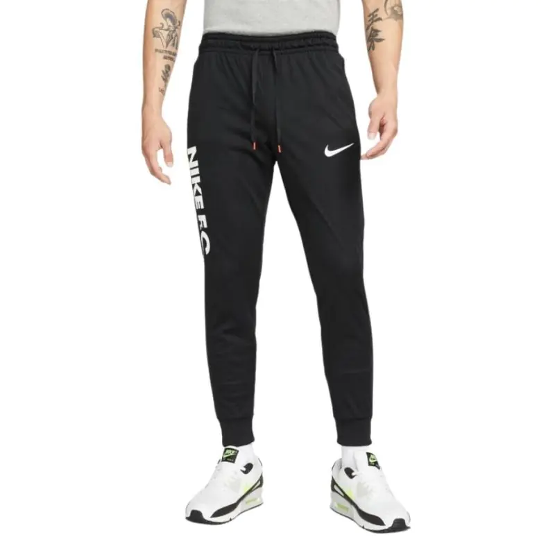 ⁨Spodnie Nike NK Dri-Fit FC Liber M DC9016 (kolor Czarny, rozmiar S)⁩ w sklepie Wasserman.eu