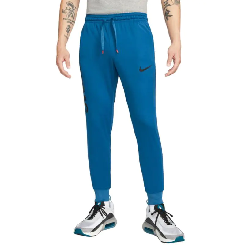 ⁨Spodnie Nike NK Df FC Libero Pant K M DC9016 (kolor Niebieski, rozmiar M)⁩ w sklepie Wasserman.eu