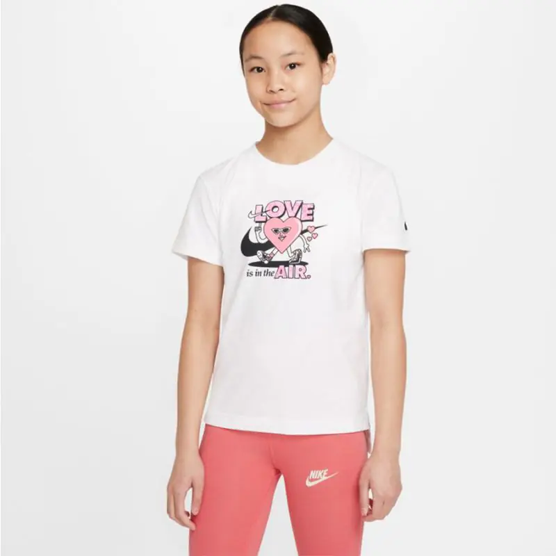 ⁨Koszulka Nike Sportswear Jr DO1327 (kolor Biały, rozmiar XL (158-170))⁩ w sklepie Wasserman.eu