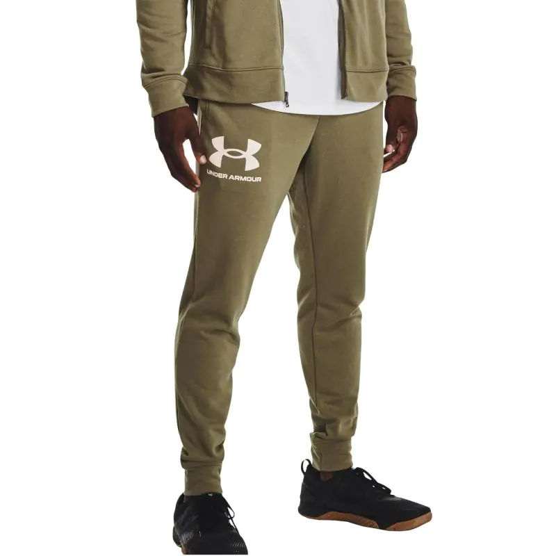 ⁨Spodnie Under Armour Rival Terry Joggers M 1361642 (kolor Zielony, rozmiar M)⁩ w sklepie Wasserman.eu