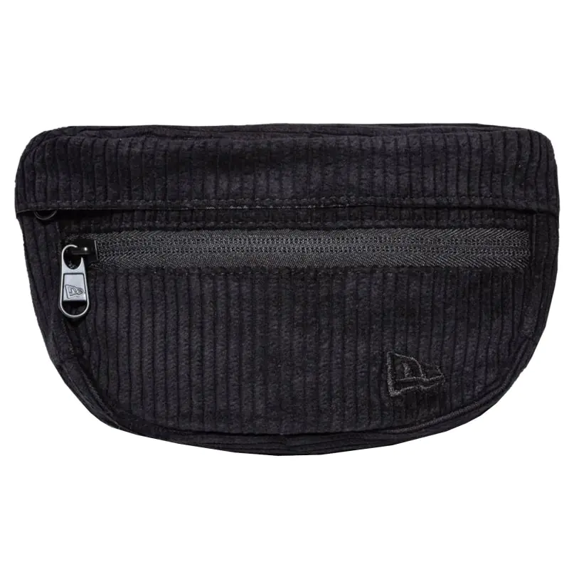 ⁨Saszetka New Era Corduroy Small Waist Bag (kolor Czarny, rozmiar One size)⁩ w sklepie Wasserman.eu