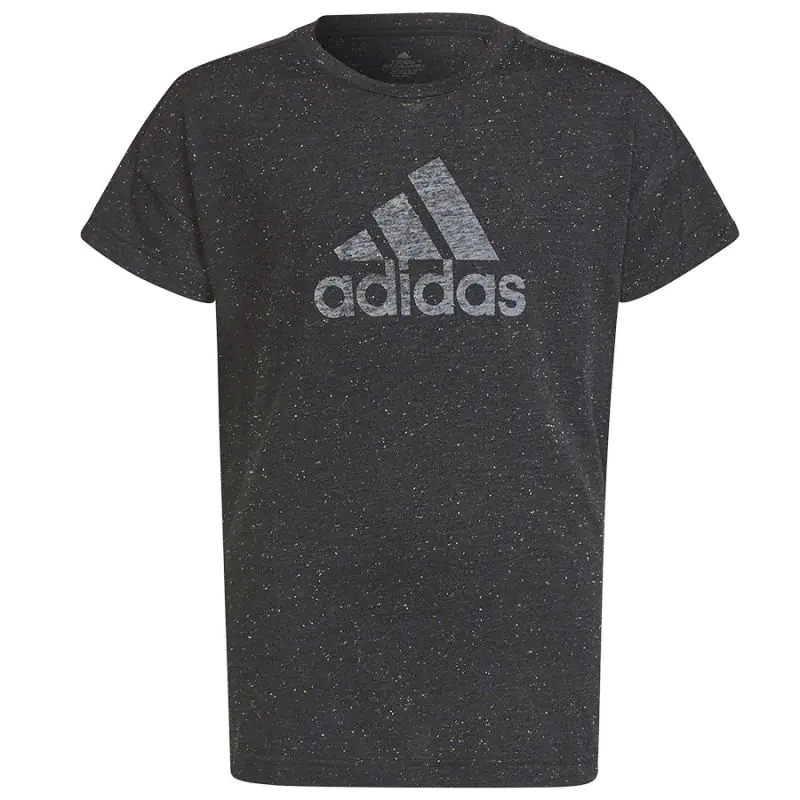 ⁨Koszulka adidas Badge of Sport Tee Jr (kolor Czarny, rozmiar 140 cm)⁩ w sklepie Wasserman.eu