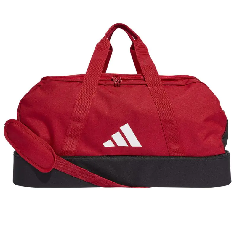 ⁨Torba adidas Tiro Duffel Bag BC M (kolor czerwony)⁩ w sklepie Wasserman.eu