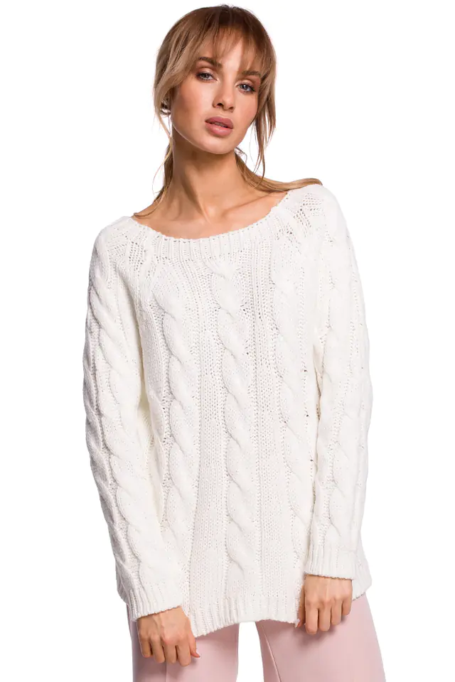⁨M511 Sweter z warkoczowym splotem i dekoltem w łódke - ecru (kolor ecru, rozmiar L/XL)⁩ w sklepie Wasserman.eu