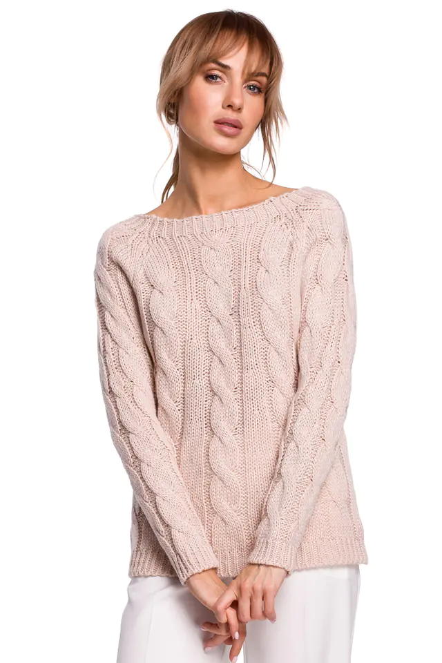 ⁨M511 Sweter z warkoczowym splotem i dekoltem w łódke - pudrowy (kolor pudrowy róż, rozmiar L/XL)⁩ w sklepie Wasserman.eu