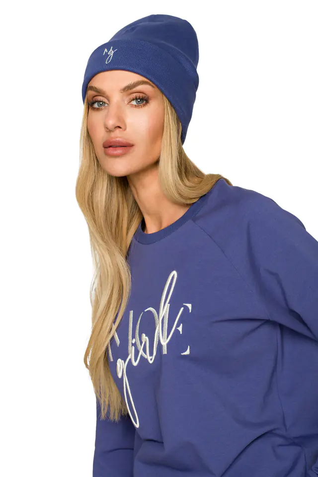 ⁨M709 Czapka beanie z haftem MOE GIRL - indygo (kolor indygo, rozmiar uni)⁩ w sklepie Wasserman.eu