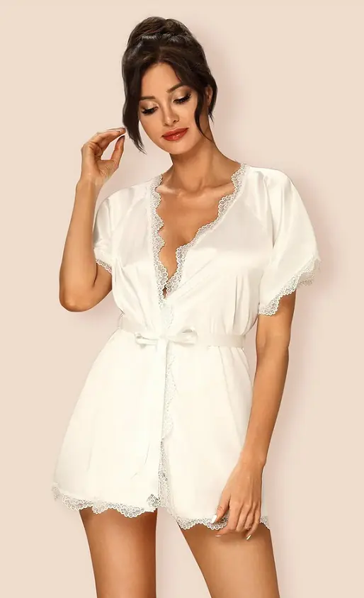 ⁨Obsessive Prima Peniuar Satynowy z Koronką Biały S/M Elegancki⁩ w sklepie Wasserman.eu