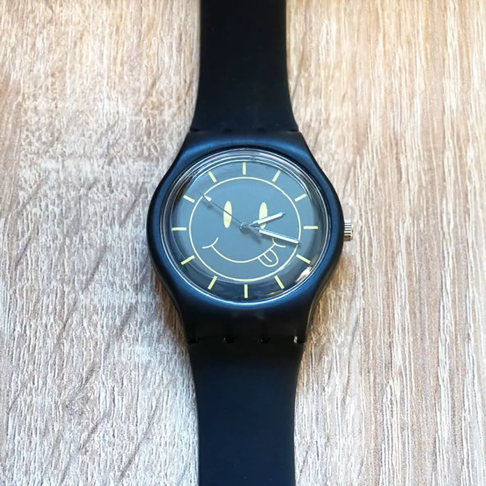 JELLY MINKI UHR FARBEN SPORT SMILEY SCHWARZ MIT GELBEM ZIFFERBLATT Z295CZ-Ż im Wasserman.eu