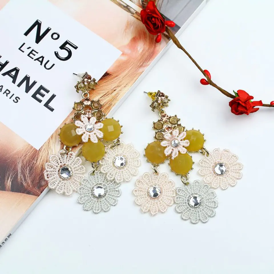 ⁨EARRINGS STONES - CREAM K536K⁩ at Wasserman.eu