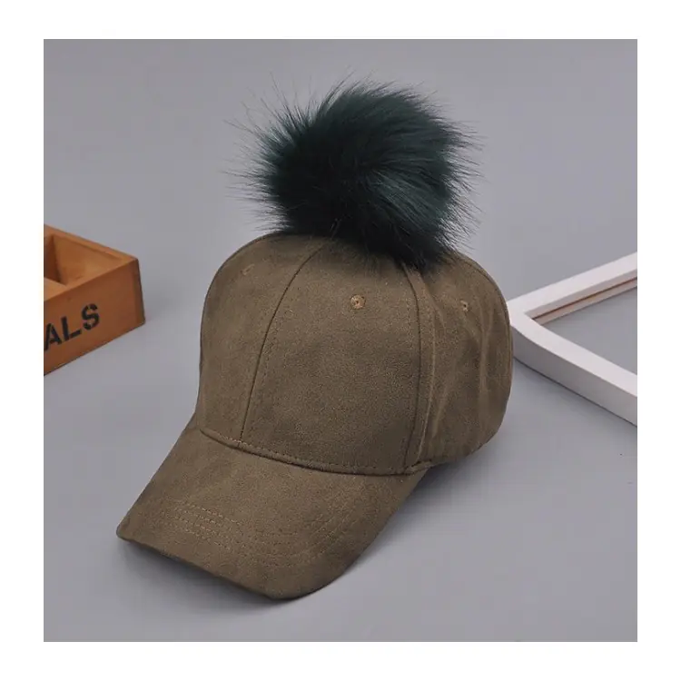 ⁨Velvet cap with Pompom Military CZ13ZIE⁩ at Wasserman.eu