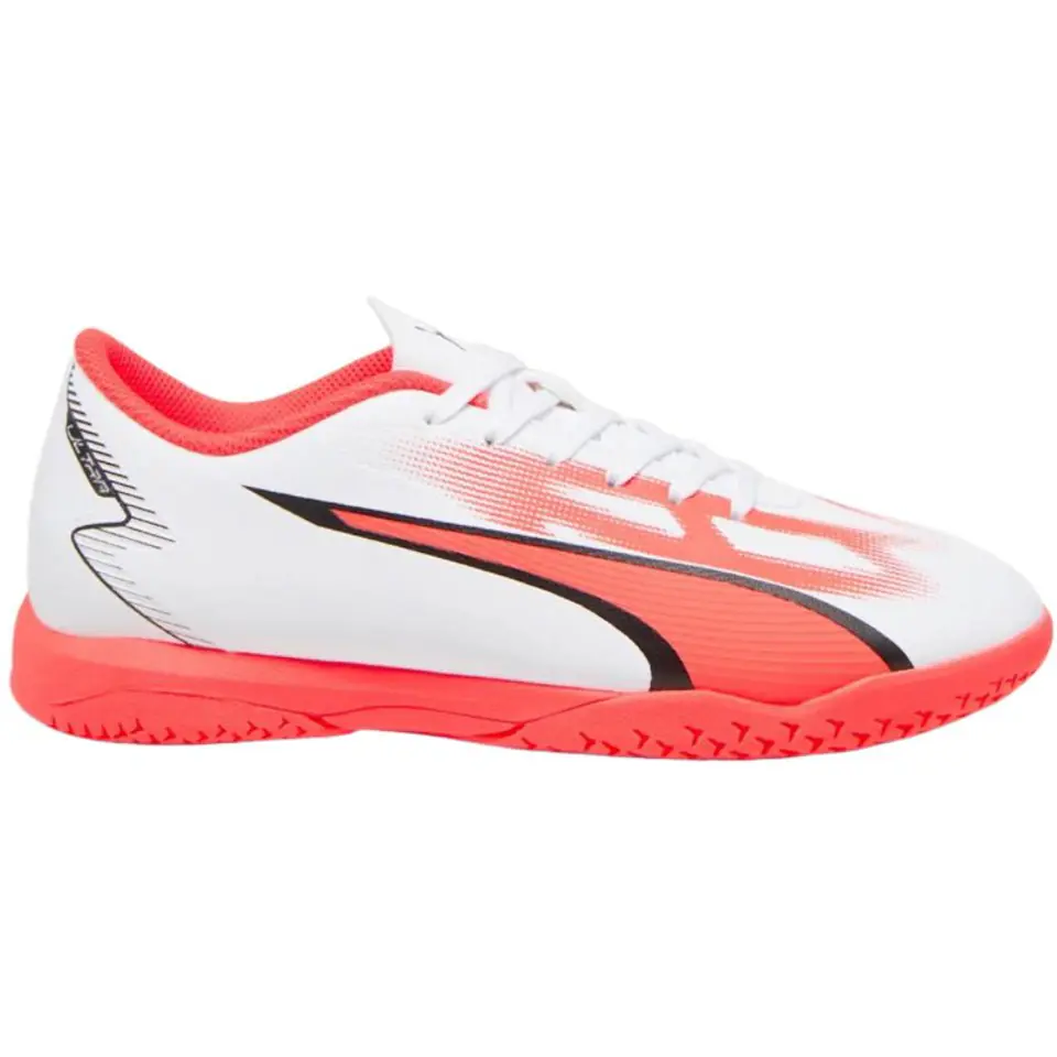 ⁨Buty piłkarskie Puma Ultra Play IT Jr 107535 (kolor Biały, rozmiar 28)⁩ w sklepie Wasserman.eu