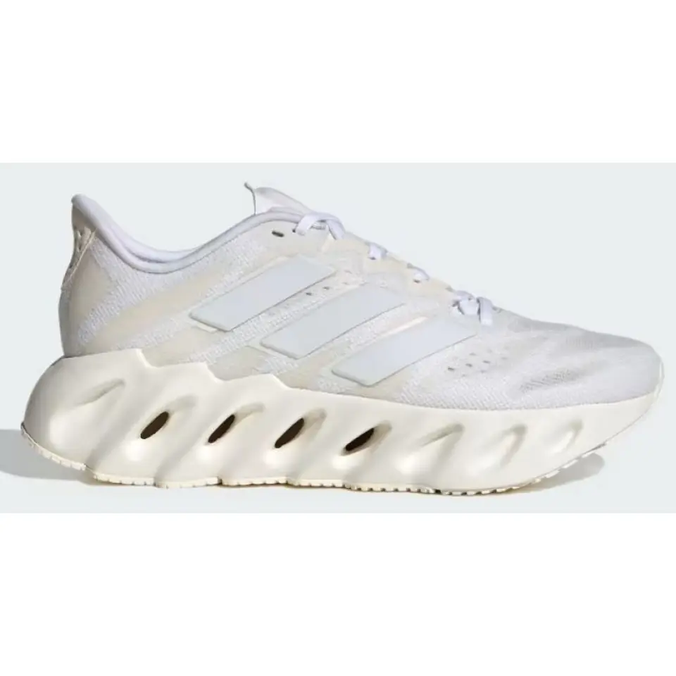 ⁨Buty adidas Switch Fwd W (kolor Biały, rozmiar 40 2/3)⁩ w sklepie Wasserman.eu