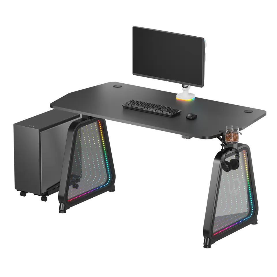 ⁨ULTRADESK Biurko dla gracza BOOSTER, 136x70,5 cm, 75 cm, podświetlenie RGB, uchwyt na słuchawki i napój⁩ w sklepie Wasserman.eu