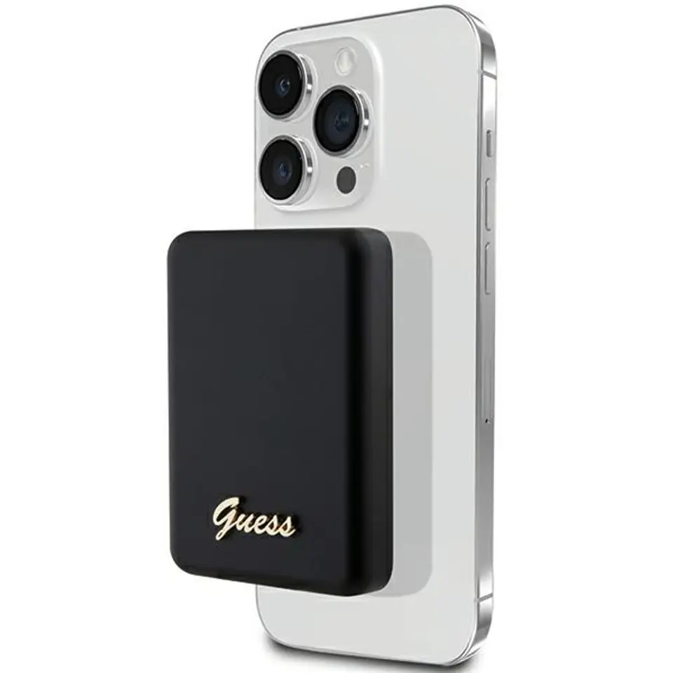 ⁨Guess Powerbank indukcyjny 15W GUPBM5ALGSGK 5000mAh czarny/black MagSafe Metal Script Logo⁩ w sklepie Wasserman.eu