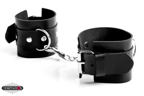 ⁨Handcuffs with Temptation chain⁩ at Wasserman.eu