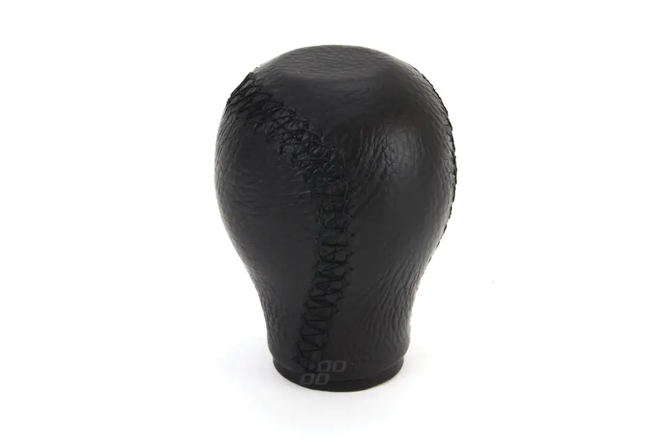 ⁨Gear knob leather plain black thread⁩ at Wasserman.eu