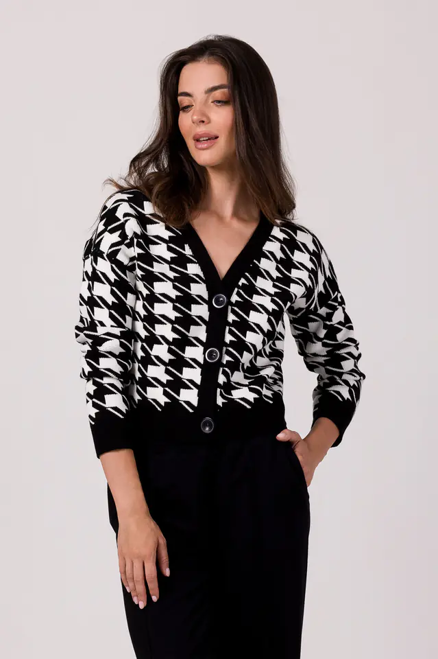 ⁨BK104 Krótki kardigan we wzór pepitka - czarny (kolor black, rozmiar L/XL)⁩ w sklepie Wasserman.eu