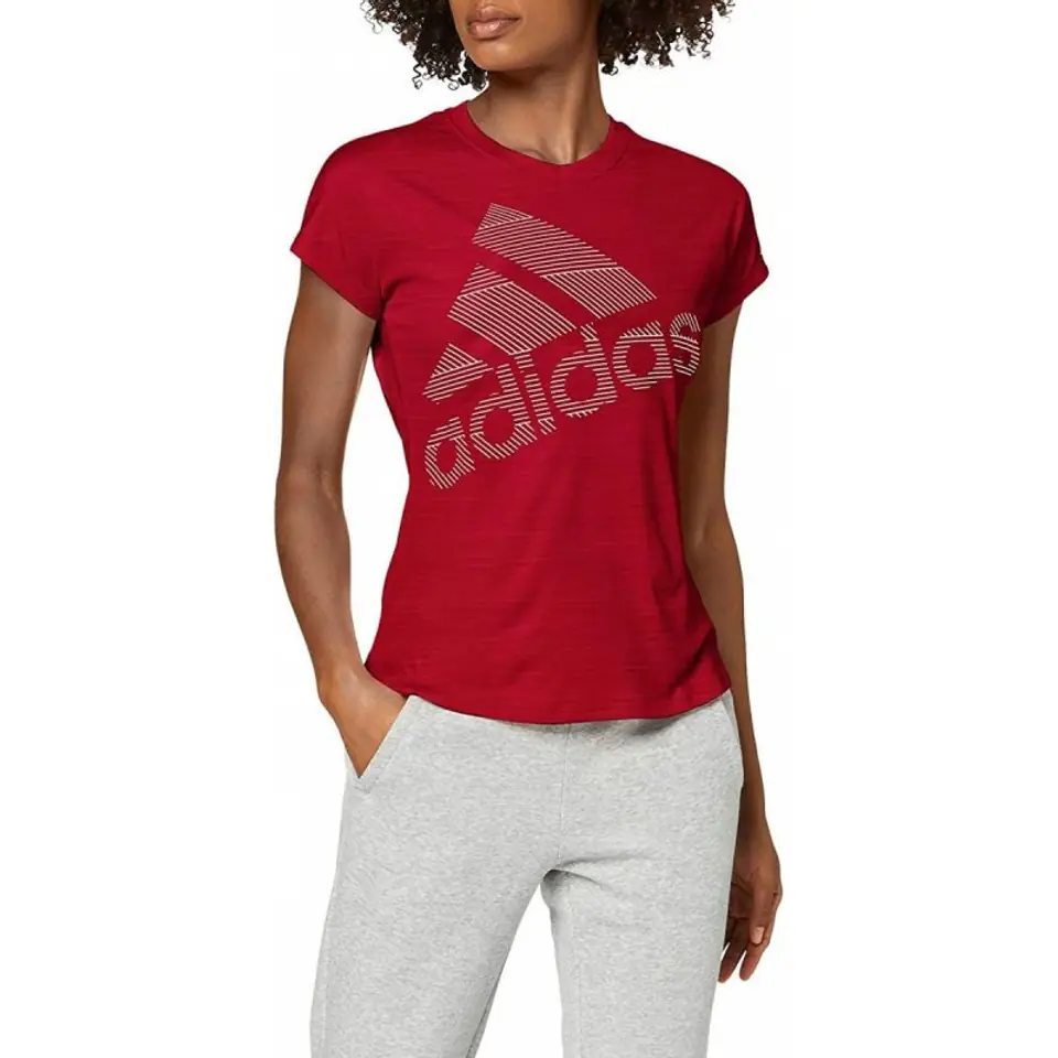 ⁨Koszulka adidas Ss Badge of Sport Logo Tee W (kolor Czerwony, rozmiar XS)⁩ w sklepie Wasserman.eu