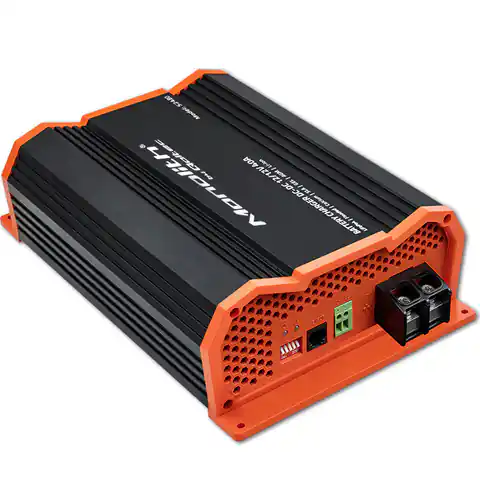 ⁨Qoltec 52480 Monolith DC-DC charger for LiFePO4 AGM 12V batteries | 40A | 500W⁩ at Wasserman.eu