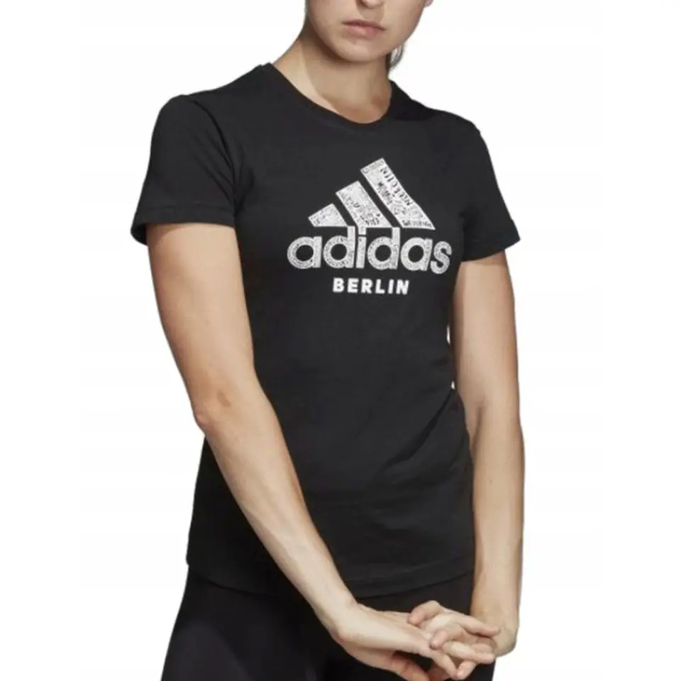 ⁨Koszulka adidas Kc Berlin Tee W (kolor Czarny, rozmiar L)⁩ w sklepie Wasserman.eu