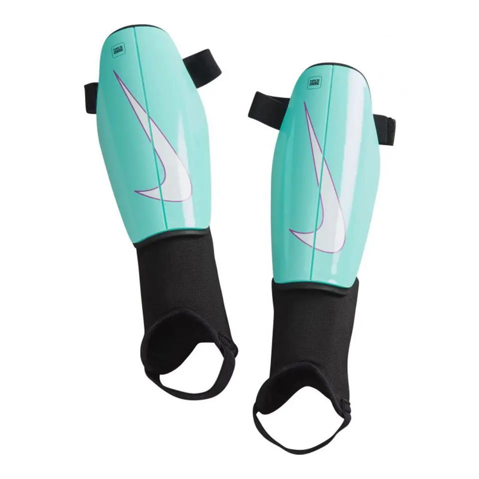 ⁨Ochraniacze piłkarskie Nike Charge DX4608 (kolor Zielony, rozmiar L (170-180cm))⁩ w sklepie Wasserman.eu