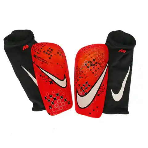 ⁨Nagolenniki Nike Mercurial Lite CR7 FJ4869 (kolor Czarny. Czerwony, rozmiar L)⁩ w sklepie Wasserman.eu
