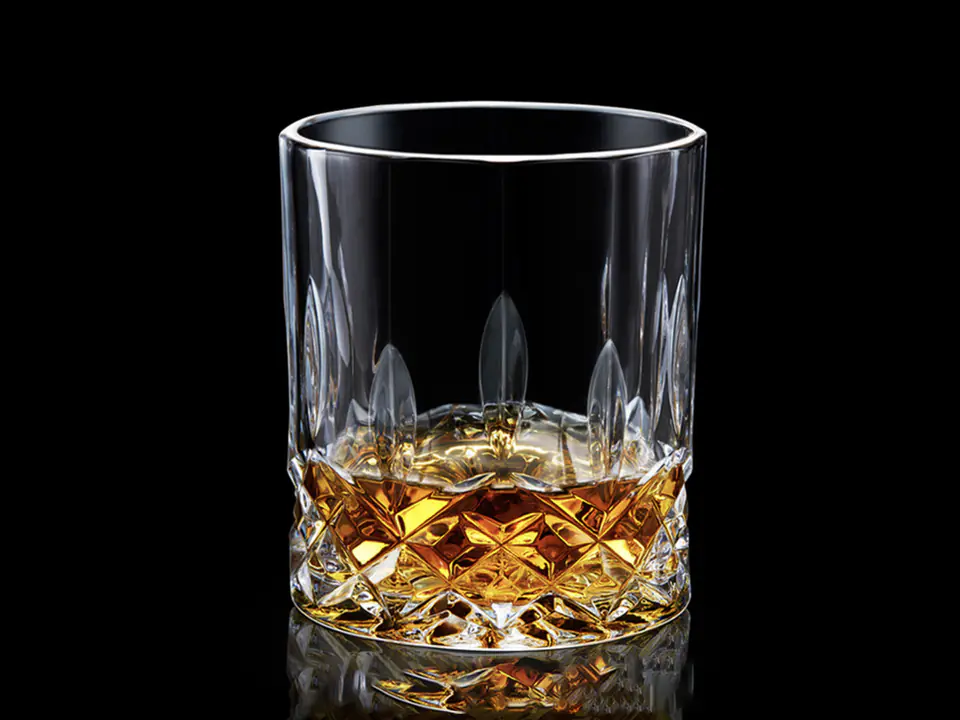 Zestaw 4 szklanek do whisky w sklepie Wasserman.eu