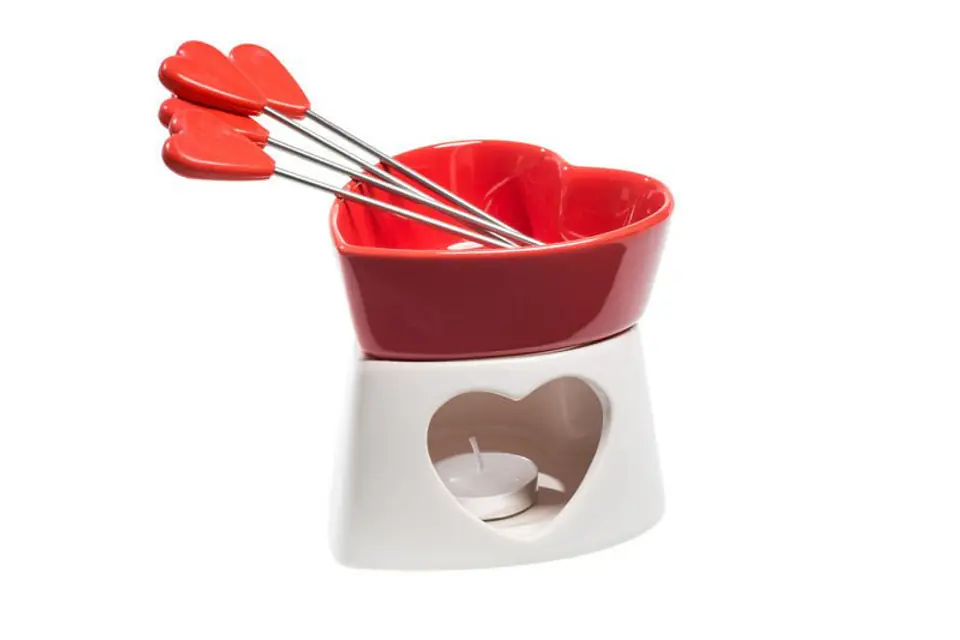 ⁨Chocolate red porcelain fondue⁩ at Wasserman.eu