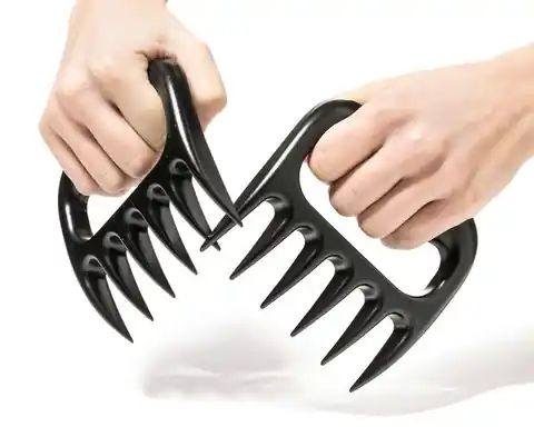 ⁨Bear claws for meat and salads⁩ at Wasserman.eu