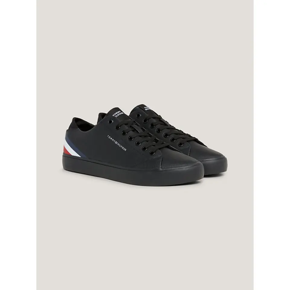 ⁨Buty Tommy Hilfiger Vulc Core Low M (kolor Czarny, rozmiar 45)⁩ w sklepie Wasserman.eu