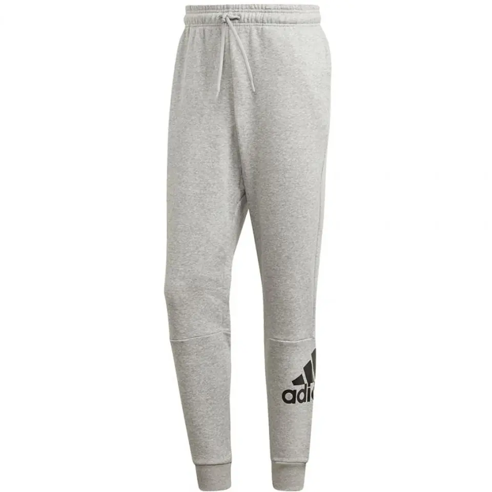 ⁨Spodnie adidas Badge of Sport Fleece Pant M FS4630 (kolor Szary/Srebrny, rozmiar S)⁩ w sklepie Wasserman.eu