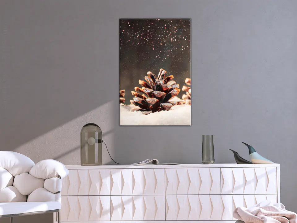 ⁨Obraz - Zimowa szyszka (1-częściowy) pionowy (rozmiar 40x60, wykończenie Na płótnie włoskim)⁩ w sklepie Wasserman.eu