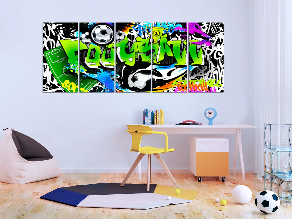 ⁨Obraz - Piłkarskie graffiti (5-częściowy) wąski (rozmiar 100x40, wykończenie Premium Print)⁩ w sklepie Wasserman.eu