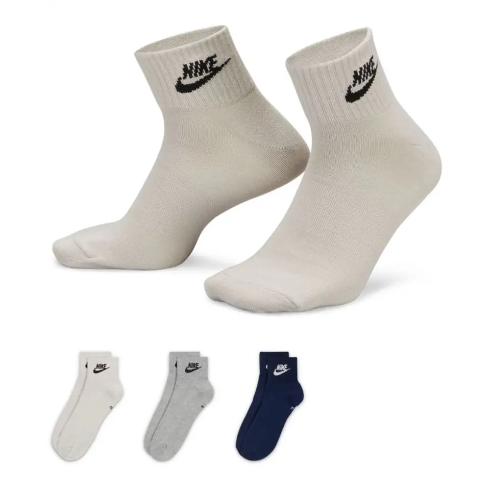 ⁨Skarpety Nike Everyday Essential 3 pak DX5074 (kolor Wielokolorowy, rozmiar L: 42-46)⁩ w sklepie Wasserman.eu