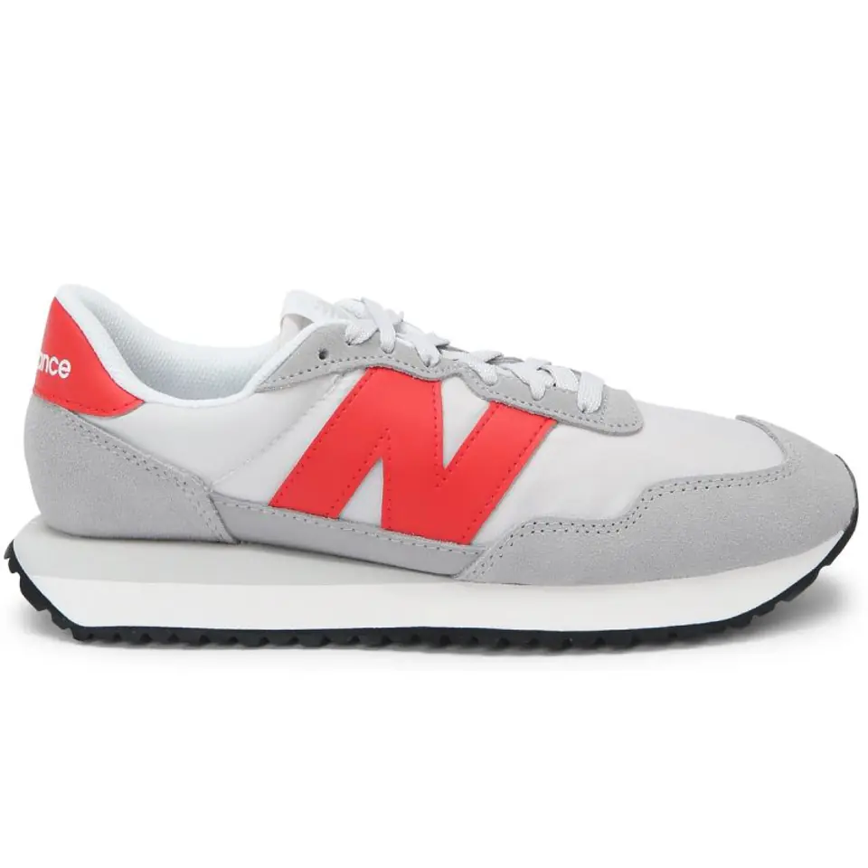 ⁨Buty New Balance sportowe M MS237 (kolor Biały. Czerwony. Pomarańczowy, rozmiar 45.5)⁩ w sklepie Wasserman.eu